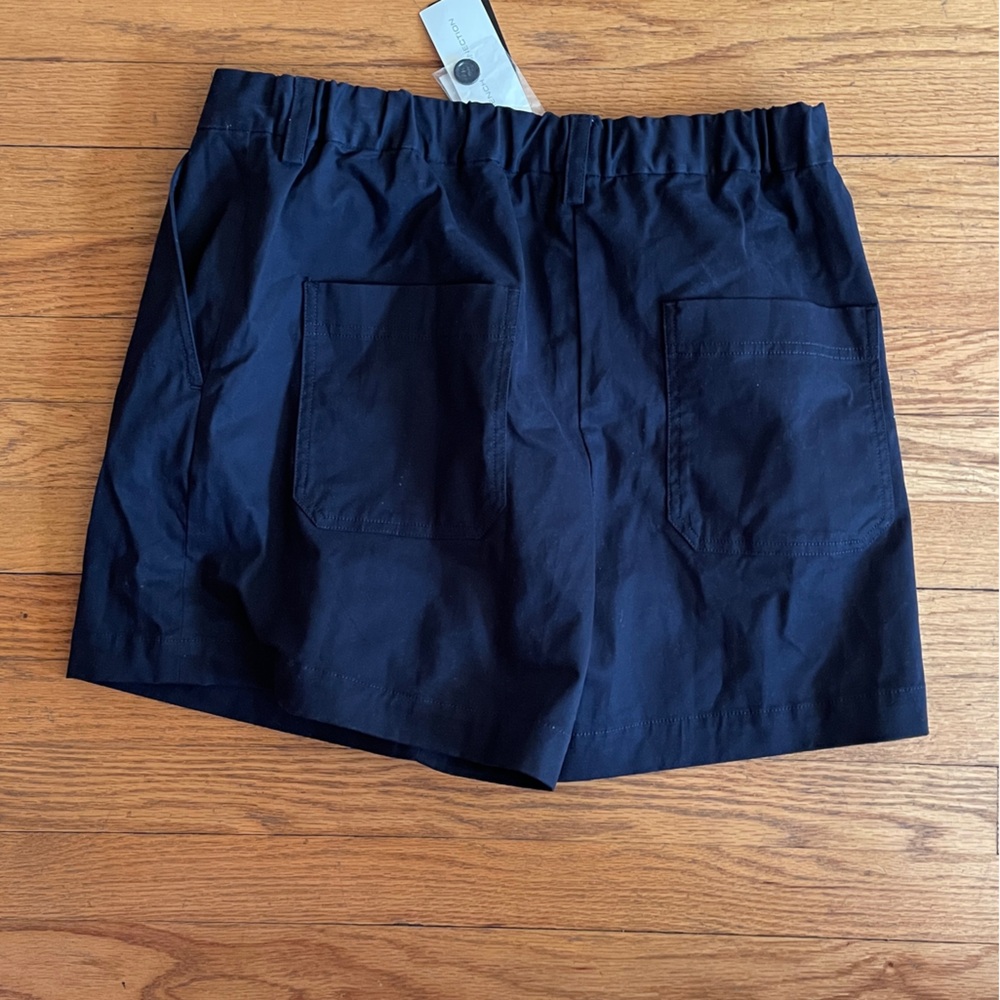 Women’s French Connection shorts size 16 runs small. - Picture 2 of 2